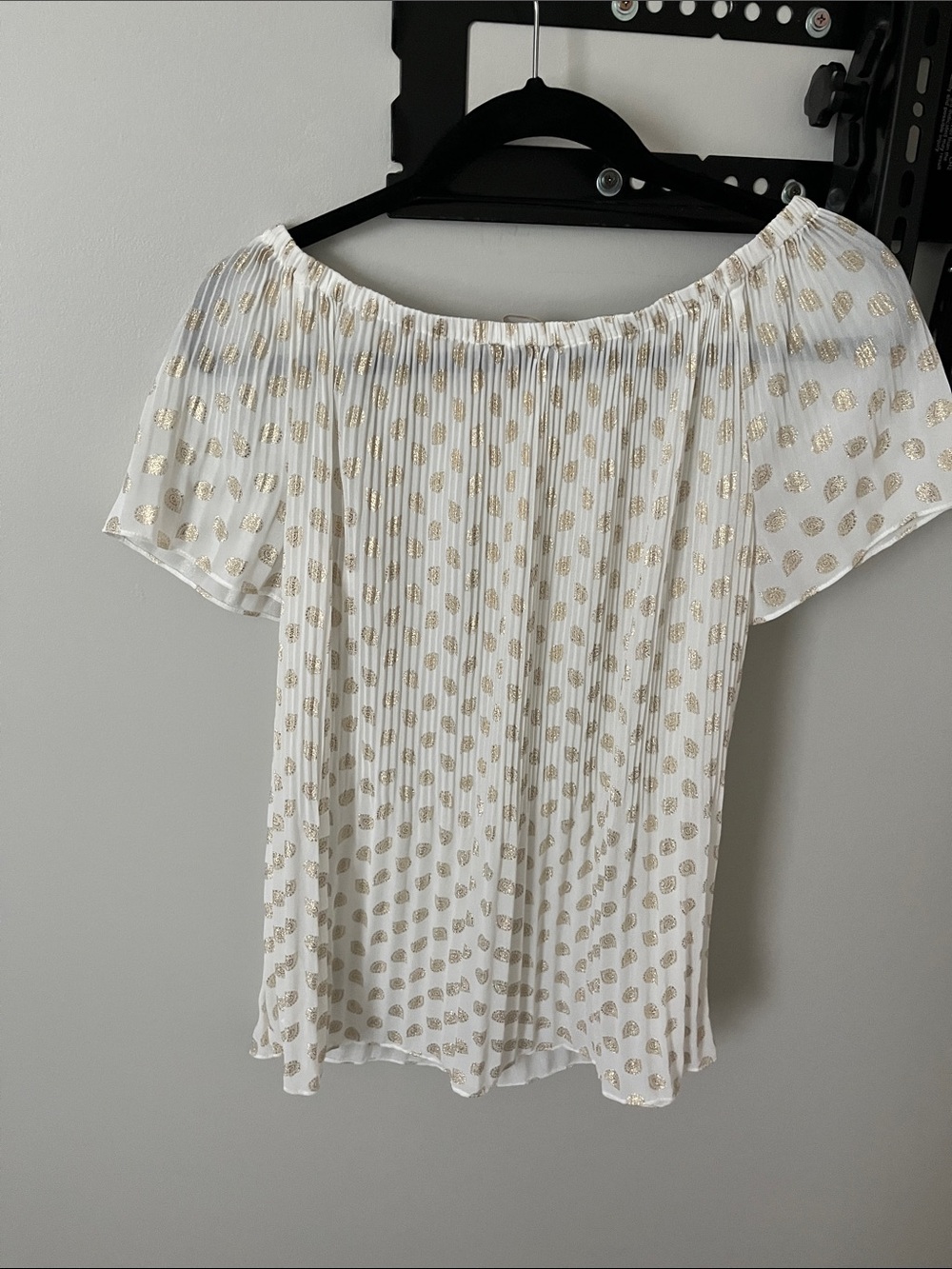 Michael Kors Size Medium White Off-Shoulder Pleated Top with Gold Dot Print - Picture 2 of 7
